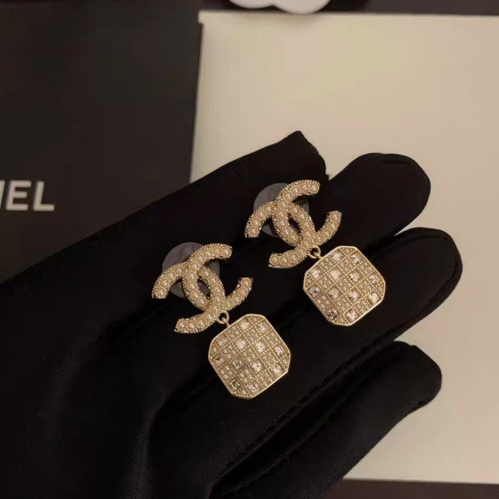 Chanel Classic Interlocking Cc Charm Earrings - image 1